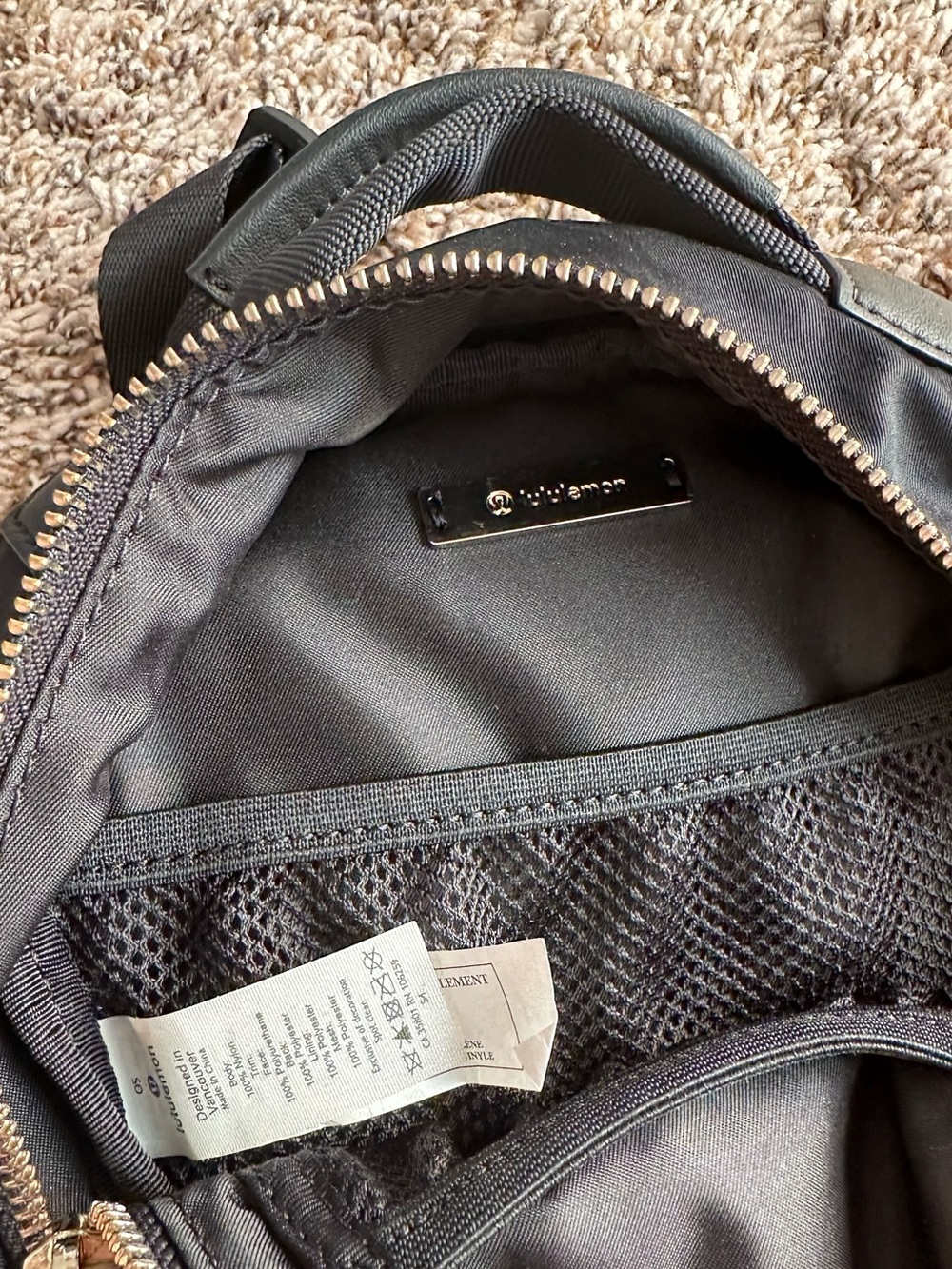 City Adventurer Backpack *Micro 3L - Picture 8 of 9